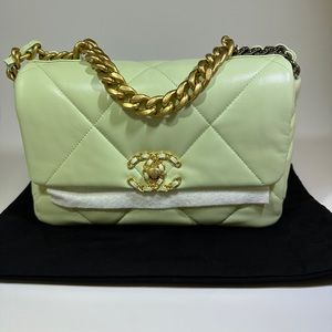NWT Chanel Lambskin Quilted Medium Chanel 19 Flap Light Green